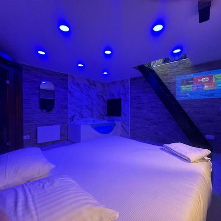 Maison Appartement Triplex Avec Jacuzzi Et Sauna Saint-Etienne  Zewnętrze zdjęcie