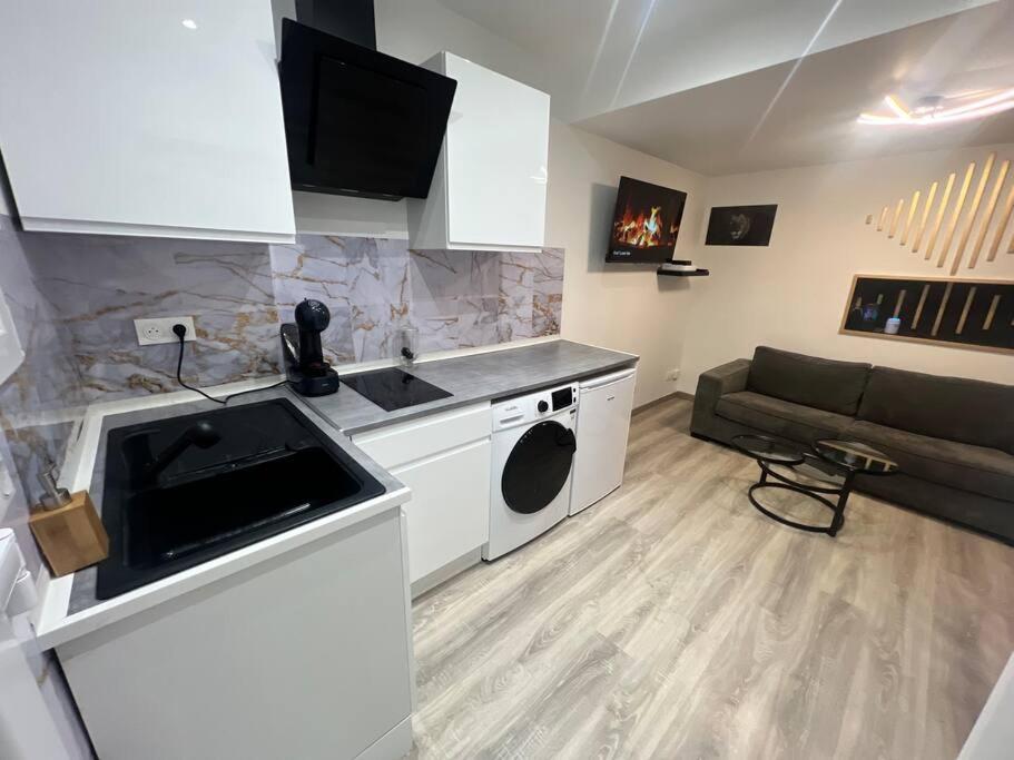 Maison Appartement Triplex Avec Jacuzzi Et Sauna Saint-Etienne  Zewnętrze zdjęcie