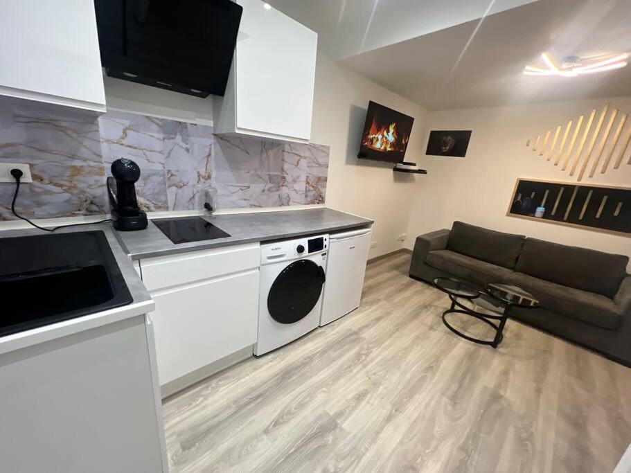 Maison Appartement Triplex Avec Jacuzzi Et Sauna Saint-Etienne  Zewnętrze zdjęcie